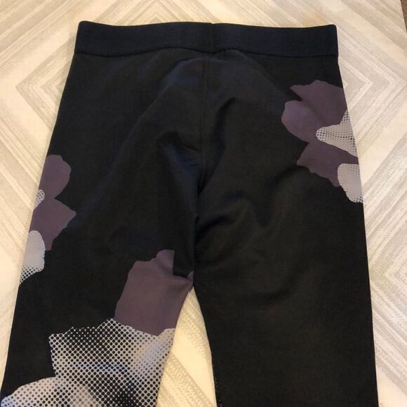 Noli Black Elastic Band Floral Design Leggings - Picture 6 of 6